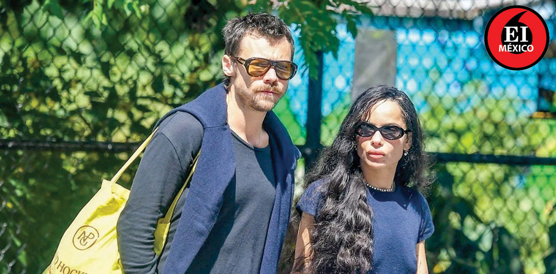 ElInformanteMX's tweet photo. @Harry_Styles y #ZoëKravitz podrían estar #comprometidos
Tras un romántico #viaje es que se desatan los #rumores de un posible enlace.
https://t.co/eLH2V4aqEA https://t.co/RI73XgXKgO