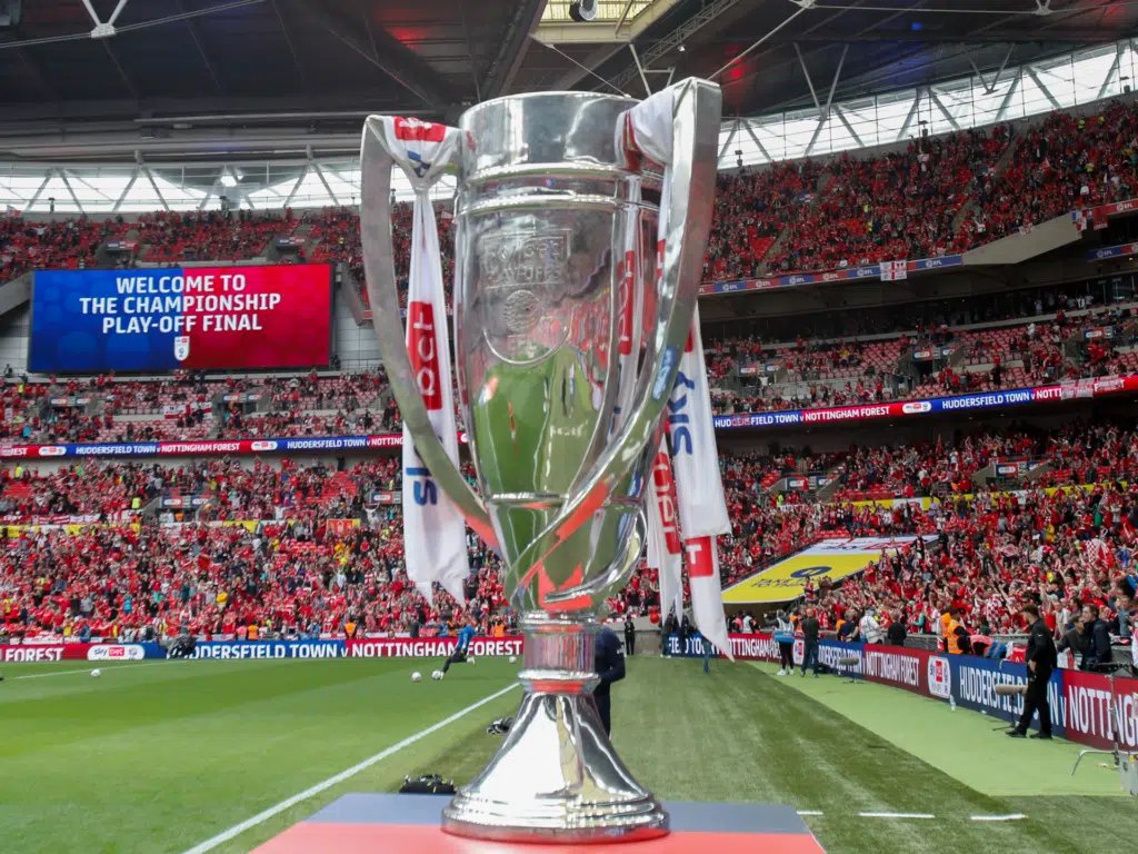 AshSuttonJourno's tweet photo. 🚨| EFL playoffs format will be expanded.

The playoffs will now contains 6 teams, an increase from the current 4 teams.

The Championship will see the format expansion from 2026/27, with League One and League Two following in 2027/28. https://t.co/A2czCA5HvH