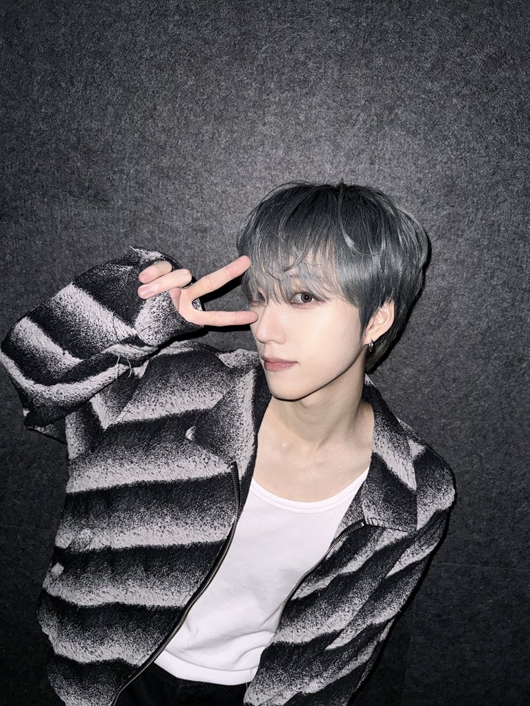 AIMERS_members's tweet photo. 보고싶은데🩶

#AIMERS #에이머스 #WOOYOUNG #우영 https://t.co/NvzfohakcA