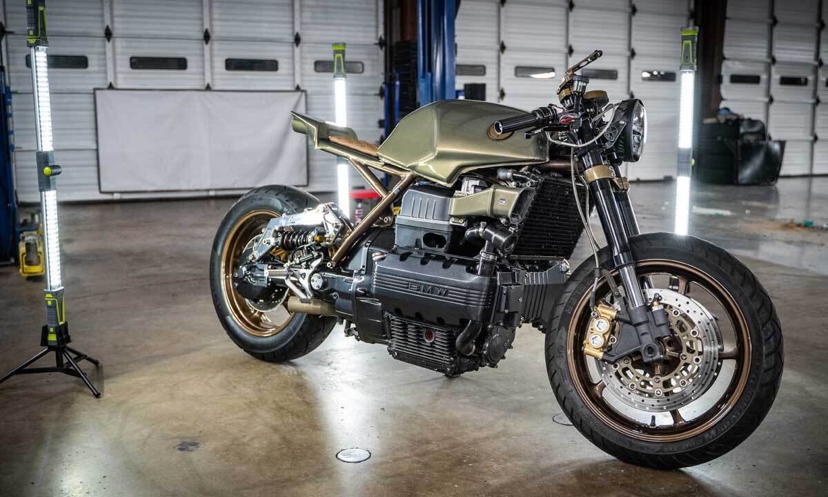CafeRacrsReturn's tweet photo. This stunning 1985 BMW K100RS cafe racer is the latest work of art of Ron Dey from K-Bike Cafe.
https://t.co/D7aWYKKMQT
🏍️ @kbikecafe
📸 @linsmarketing
#motorcycle #bmw #caferacer #kbikecafe #rondey #custombikes #passion #craftsmanship #bmwk100rs #returnofthecaferacers https://t.co/kGI31P4XTe
