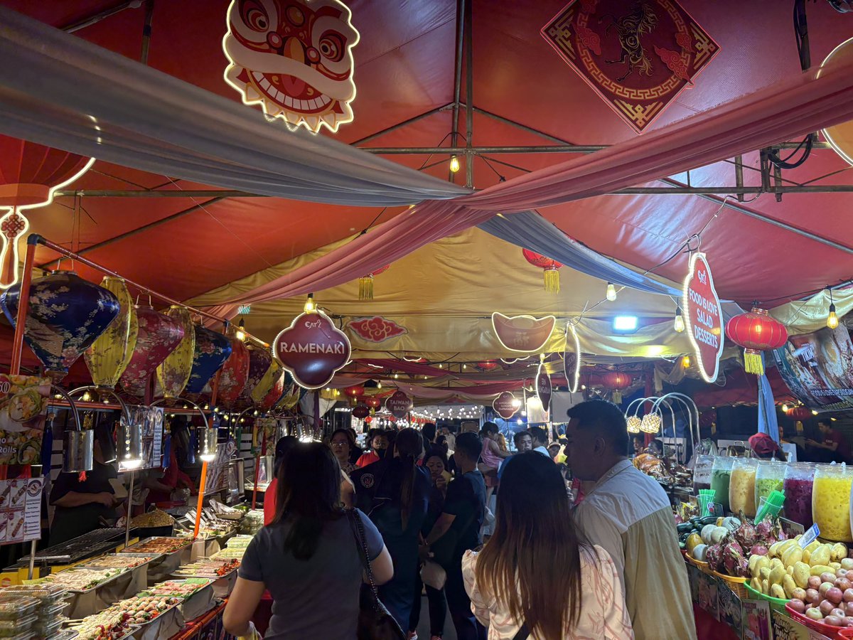 ily_taesan's tweet photo. today i went to chinatown with my mama ahead of the new year and it was already so festive the foods looked and tasted good i couldnt take a pic cause we were busy chatting but we had cheese corn some pastry also salad and wonton noodles 🍜 https://t.co/AaY6agD6yC