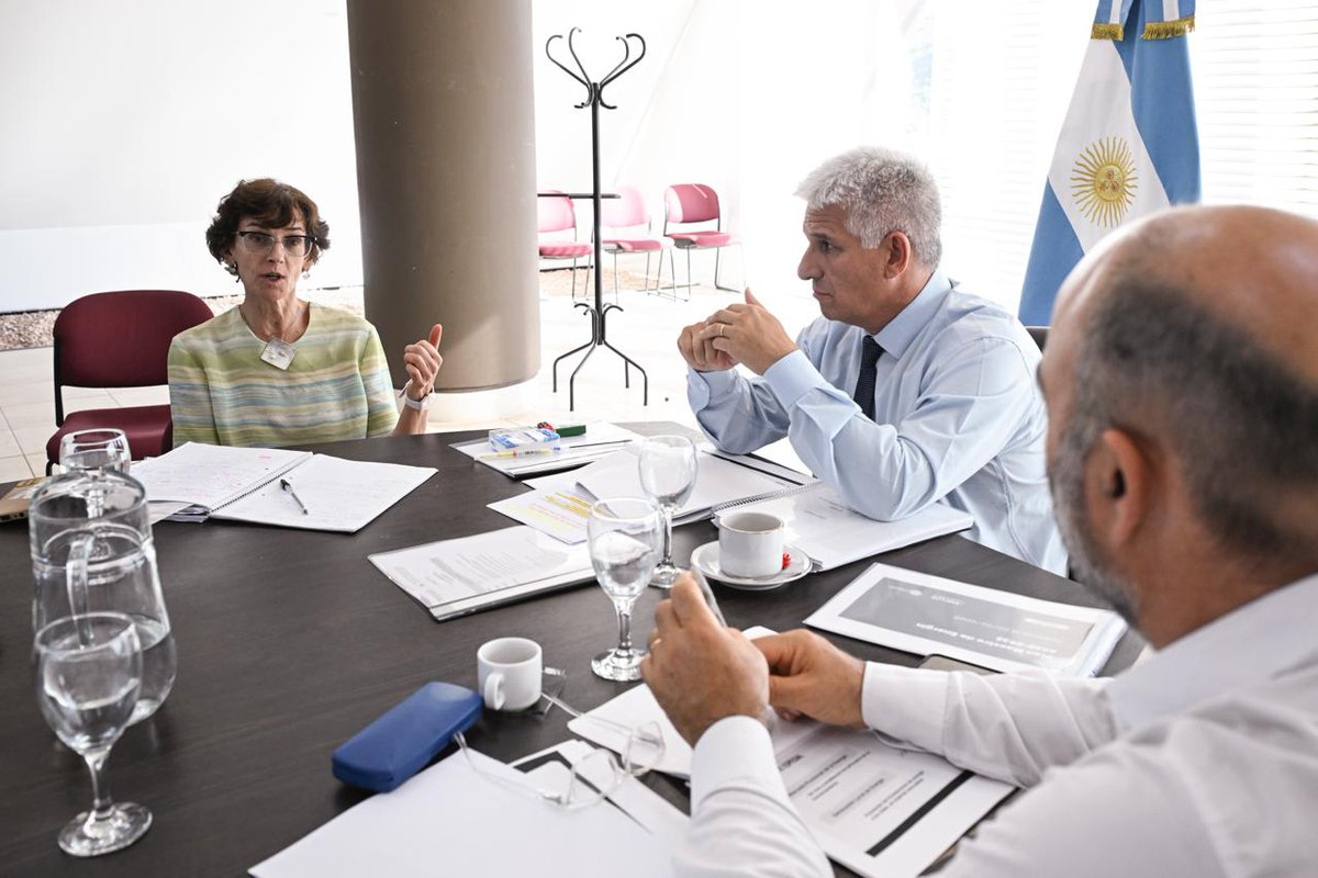 El CFI le informó al Gobernador los alcances del Plan Maestro de Energía.
El proyecto de ley contempla el desarrollo de infraestructura energética, la promoción de la innovación tecnológica y la articulación público-privada, así como la reducción y el seguimiento de las emisiones