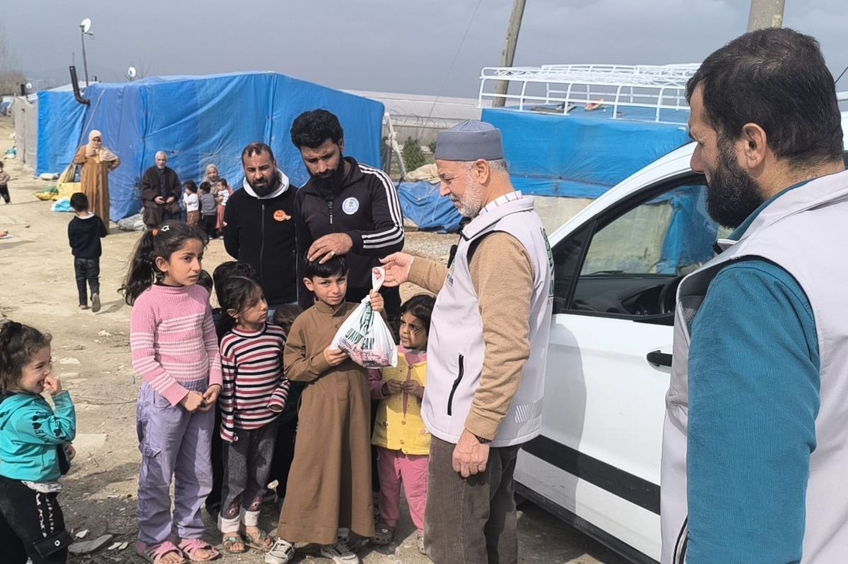 📍Mersin / Tarsus

Mersin’in Tarsus ilçesinde yetim ve ihtiyaç sahibi ailelere yönelik kırmızı et yardımı gerçekleştirildik.