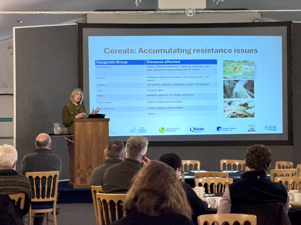 TheVI_Tweets's tweet photo. .@AHDB_Cereals Resistance Roadshow’s #7, Driffield, funded through @DefraGovUK. Here’s @ADASGroup’s Lynn Tatnell on herbicides and Sacha White on insecticides and #VIChampion and @SRUC’s Fiona Burnett on fungicides #Resistance #IntegratedPestManagement #IPM https://t.co/SPyWzR6EF2