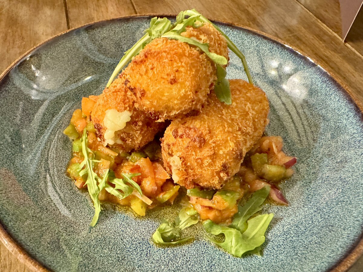 Sticky Beak Blog tweet media