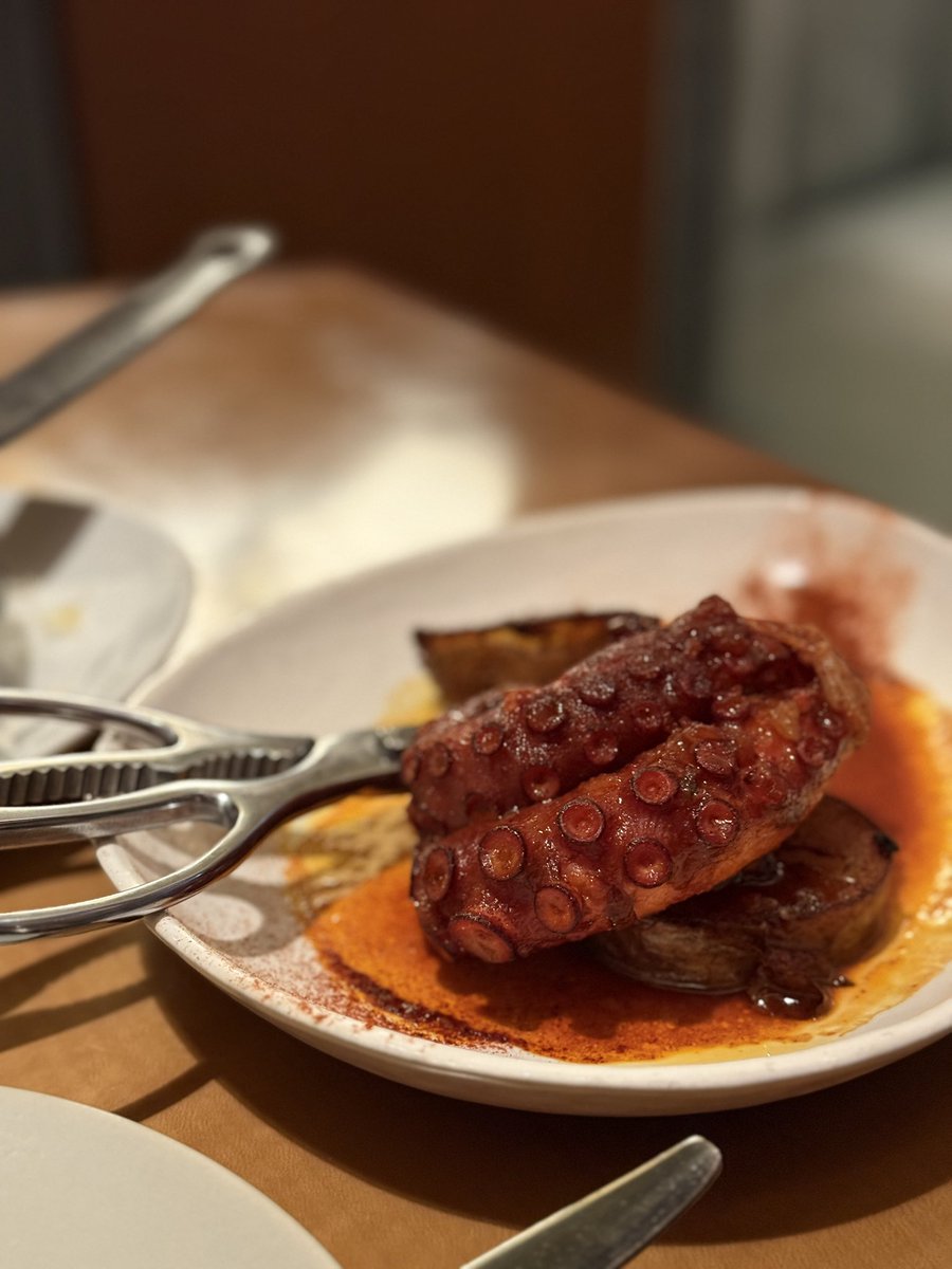 キルフェボンとかタコをハサミで切り刻むお店に行きました🍓🐙