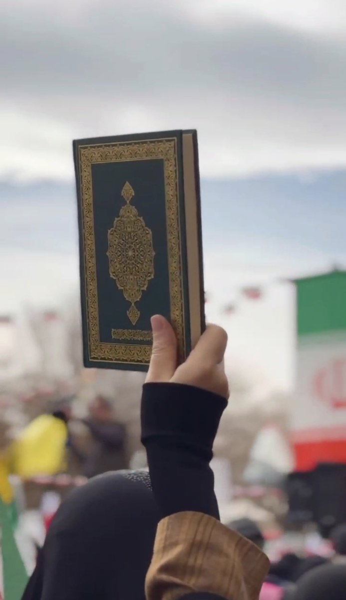 🇮🇷كانت إيران قيامـة
قيامـة من حضور وعزة وإيمان
تحولت الشوارع إلى موج بشري هادر
وجاء الشعب ليقول:
ما زلنا ثابتين
وهذا الوطن رغم اختلافاتنا له صوت واحد

#مع_إيران_حتى_النصر
#الزواج_اسهل_من_تطبيق_استقرار