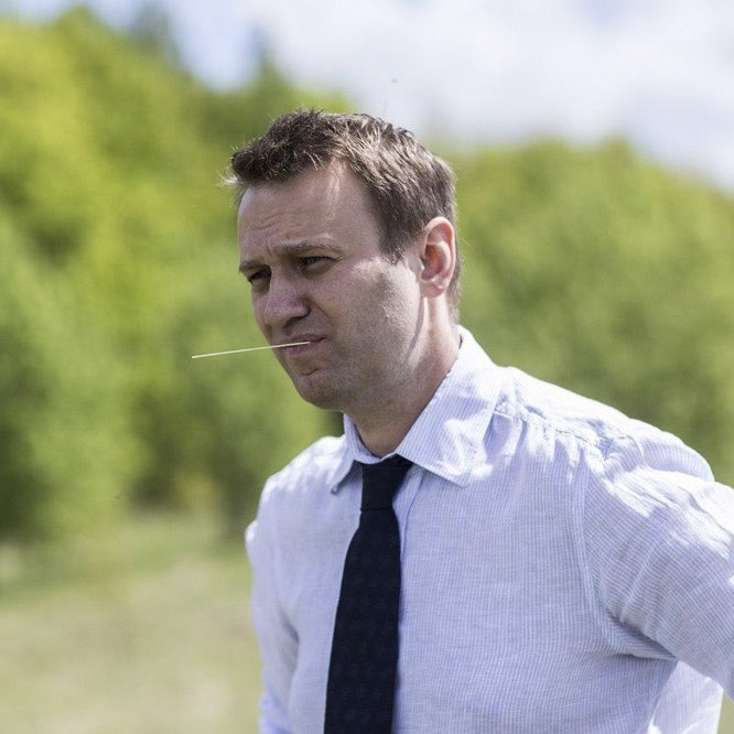 Один из лотов аукциона в поддержку политзаключённых — галстук Алексея Навального: june12.auction/product/lot-308

Участвуйте в аукционе фонда «Ты не один». Все средства, полученные в ходе торгов, направятся на поддержку политзаключённых и их семей.