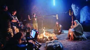 المؤسسة القطرية للإعلام تطلق العرض الخاص لمسلسل «أبطال الرمال» بحضور صنّاع العمل ونجومه، مع تقديم مقتطفات حصرية من العمل الذي يعيد إحياء بطولات شخصيات عربية خالدة.
#أبطال_الرمال #دراما_عربية #المؤسسة_القطرية_للإعلام #ثقافة_وفنون