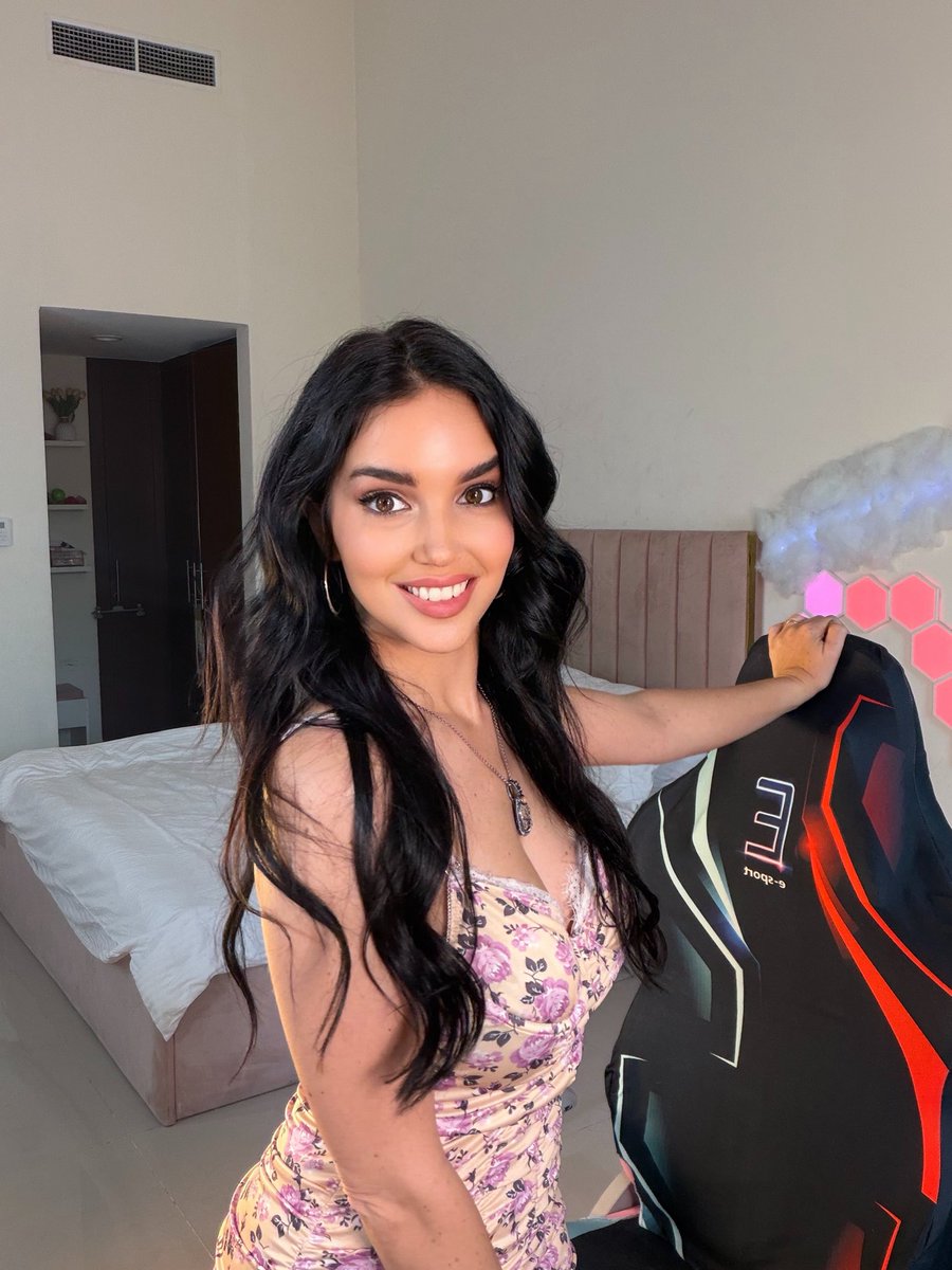 On juge vos photos sur #twitch
Twitch.tv/priscillaliaud