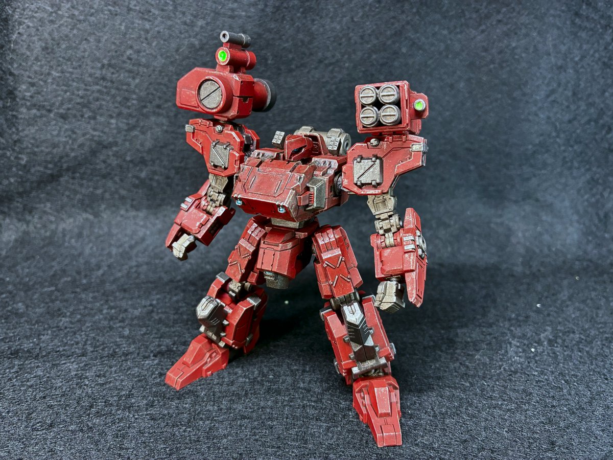 thio9136's tweet image. フロントミッション1st風 イーグレット&amp;amp;ゴルディアス、粗がそこそこあって思う所はあるけれどこれにて完成！

プラ版工作がしんどくて中々進まず時間をかけてしまったけど完成できてよかった・・・

ついでに特典イーグレットも地獄の壁カラーに染め直し。
#フロントミッション 
#ストラクチャーアーツ