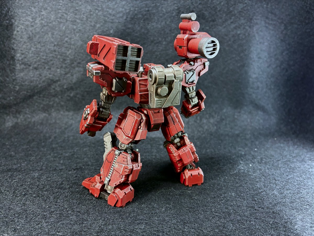 thio9136's tweet image. フロントミッション1st風 イーグレット&amp;amp;ゴルディアス、粗がそこそこあって思う所はあるけれどこれにて完成！

プラ版工作がしんどくて中々進まず時間をかけてしまったけど完成できてよかった・・・

ついでに特典イーグレットも地獄の壁カラーに染め直し。
#フロントミッション 
#ストラクチャーアーツ