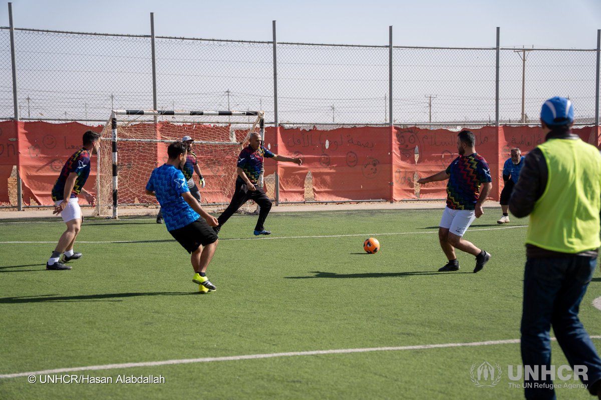 ZaatariCamp's tweet photo. β½οΈ On the football field in #AzraqCamp, UNHCR colleagues and refugees play side by side.βΉοΈββοΈ
A reminder that no matter who we are, we share the same hopes, dreams, and love for the game. πͺπͺπ https://t.co/R0DwPraUOl