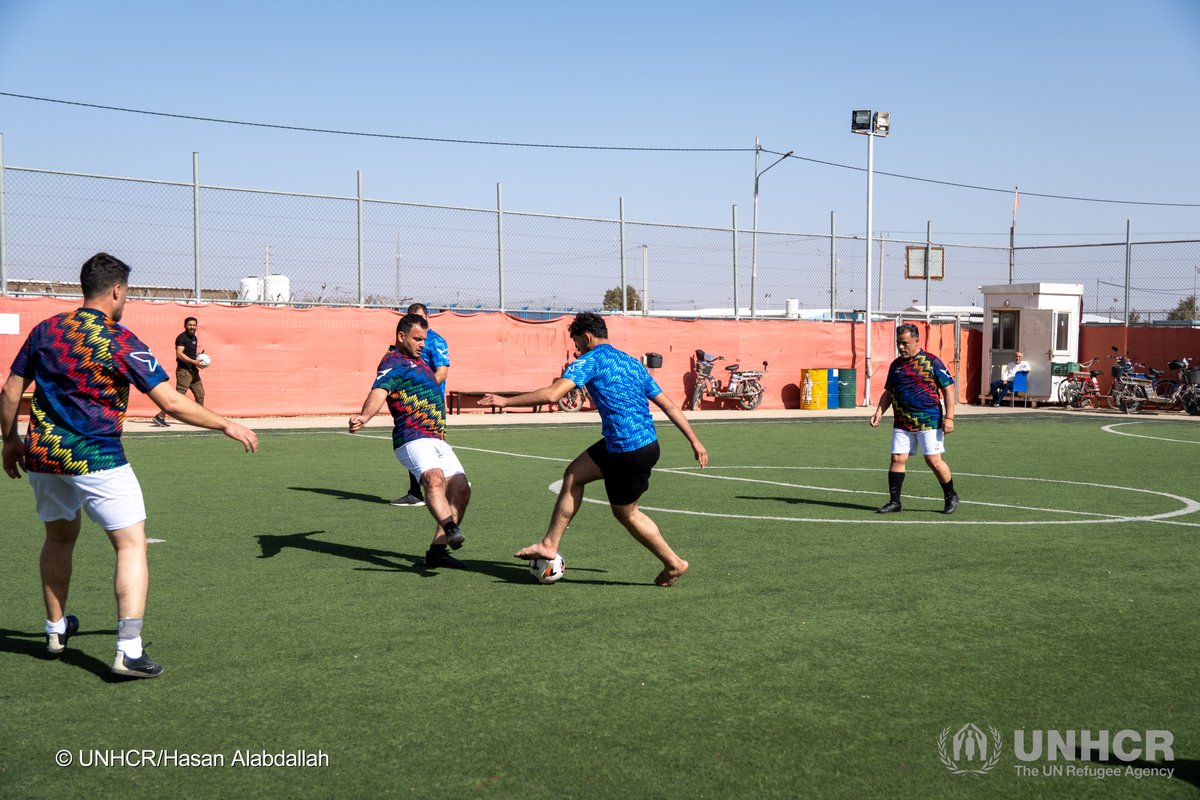 ZaatariCamp's tweet photo. β½οΈ On the football field in #AzraqCamp, UNHCR colleagues and refugees play side by side.βΉοΈββοΈ
A reminder that no matter who we are, we share the same hopes, dreams, and love for the game. πͺπͺπ https://t.co/R0DwPraUOl