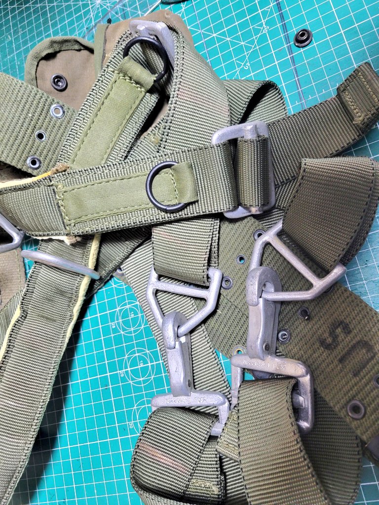 The Mad German” 2種類のSTABOハーネスを使用している 1枚目はネイ