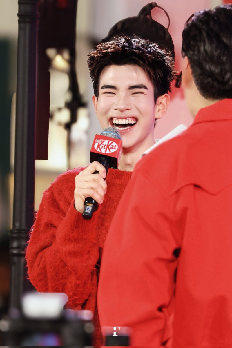 ความน่ารักของฮี สมกับแบรนด์ KitKat ที่ชูสมาเป็นพรีเซนเตอร์สุดๆ 🍫🤏🏻✨

KITKAT LOVE AT FOURTH SIGHT 
#KitKatxFourth #Fourthnattawat