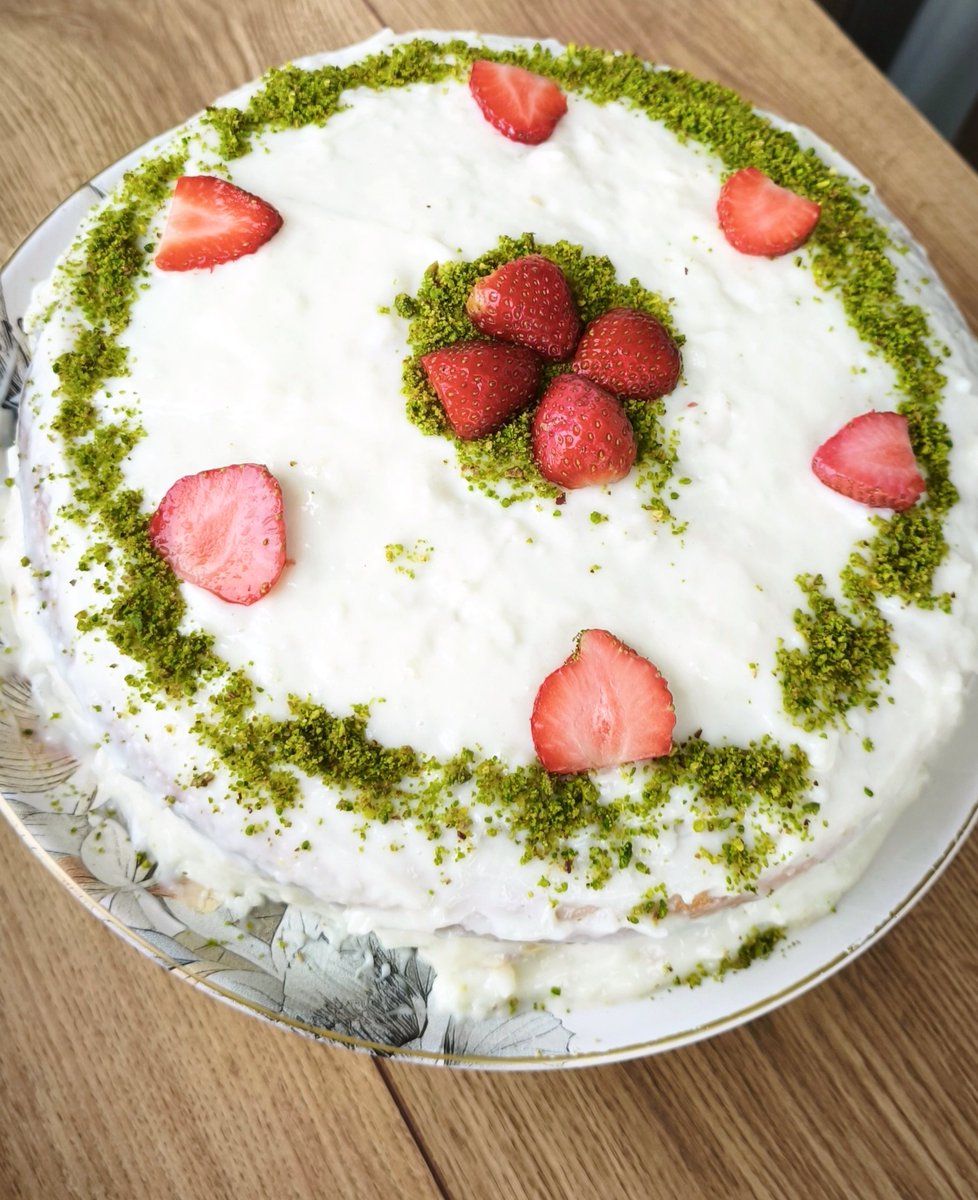 Kendi doğum günü pastasını kendisi yapmıyanda ne bilim 🥲