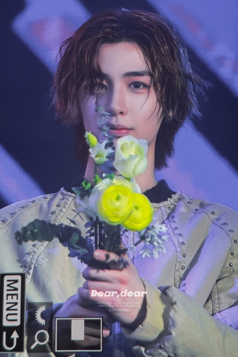 260211 디어워즈
올해의 노래상 축하해🥹🥹

#LEEHAN #이한 #김동현
#BOYNEXTDOOR #보이넥스트도어