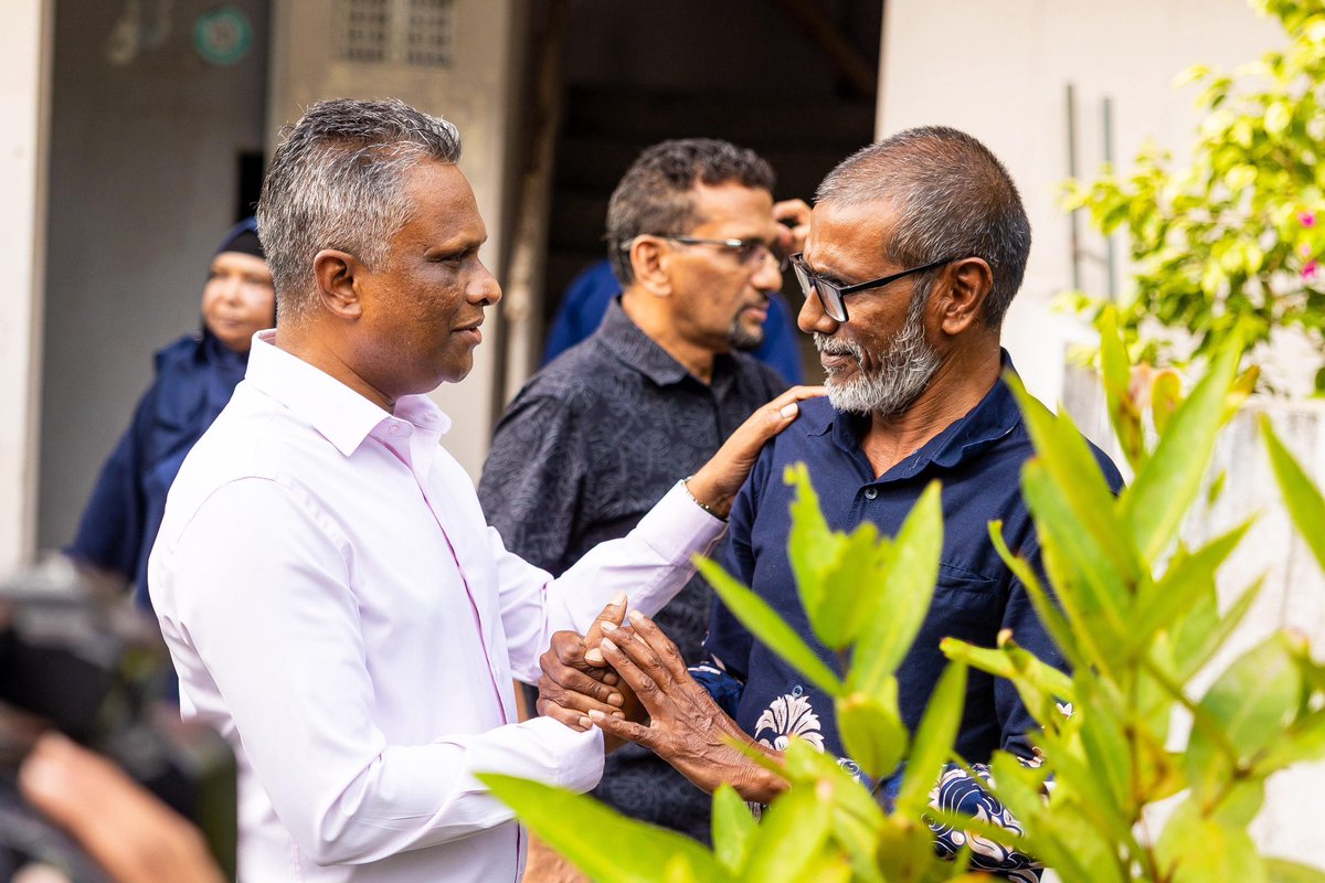 ކުރިއަށް އޮތް ލޯކަލް ކައުންސިލް އިންތިޚާބުގައި އެމްޑީޕީގެ ފަރާތުން މާލެ ސިޓީގެ މެޔަރ ކަމަށް ވާދަކުރައްވާ ކެންޑިޑޭޓް  <a href="/adamazim/">Adam Azim, Mayor of Male’ City</a>  އާއި މާލެސިޓީގެ އ.ތ.މ ކޮމެޓީގެ ރައީސާކަމަށް ވާދަކުރައްވާ ކެންޑިޑޭޓް <a href="/reesha_a/">Aishath Reesha</a> އާއި ހުޅުމާލެ މެދު ދާއިރާގެ ކައުންސިލްއަށް ވާދަ ކުރައްވާ ކެންޑިޑޭޓް