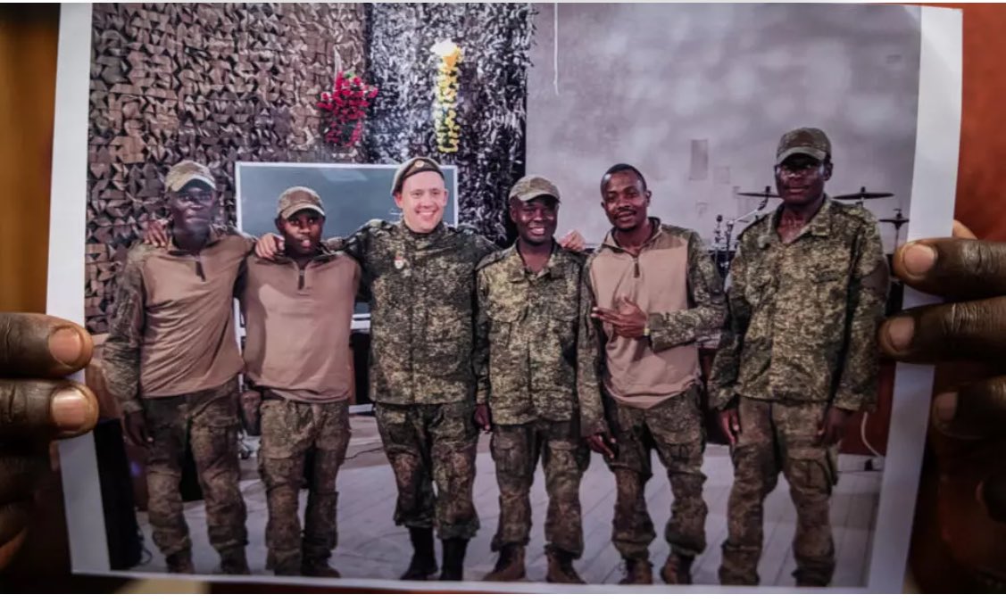 Combattants africains pour la Russie: ces noms dévoilés par All Eyes on Wagner qui confirment l’ampleur du phénomène.Dans « Le Business du désespoir », le collectif d'investigation All Eyes On Wagner enquête sur les réseaux de recrutement de combattants africains pour l’invasion.