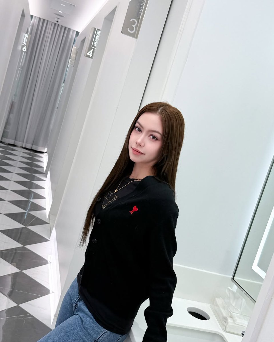 ViisFortress's tweet photo. [Today​ Tara's​ IG Update]​ -​ taragibsonnn

👸: Oligio X ต้องที่ LABX⭐
#LABXClinic #FriendofLABX #Oligiox  #TARA_VIIS https://t.co/fcPodIZJ6S