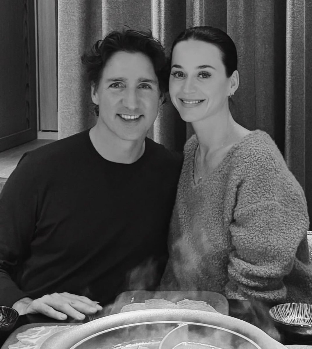 So nice to see Scott and Tessa watching the free together 🥰 oh wait-