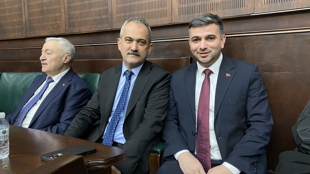 mesutkarayigit_'s tweet photo. 📍TBMM / AK Parti Grup Toplantısı

Cumhurbaşkanımız Sayın @RTErdogan ’ın teşrifleriyle gerçekleştirilen AK Parti Grup Toplantısı’na, Esnaf ve Sanatkarlar Odası Başkanımız Harun Demirci ve Büyükşehir Belediye Meclis Üyemiz İbrahim Demirci ile birlikte iştirak ettik. https://t.co/KDzdm3KlbP