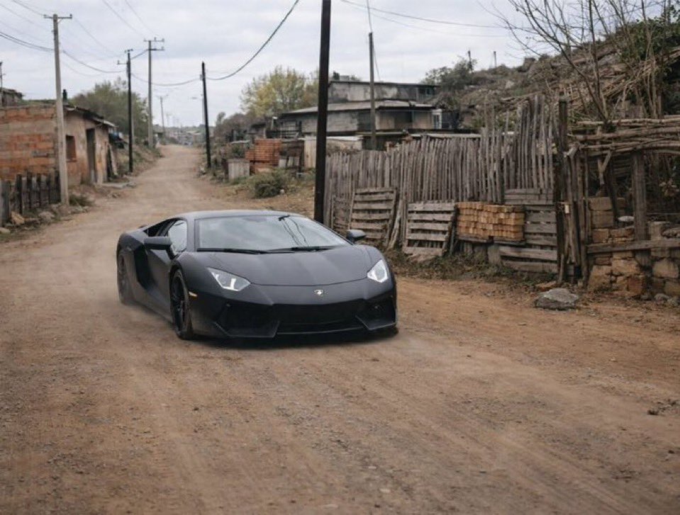 usercris11111's tweet image. cuando Franklin tiene una misión en la casa de Trevor