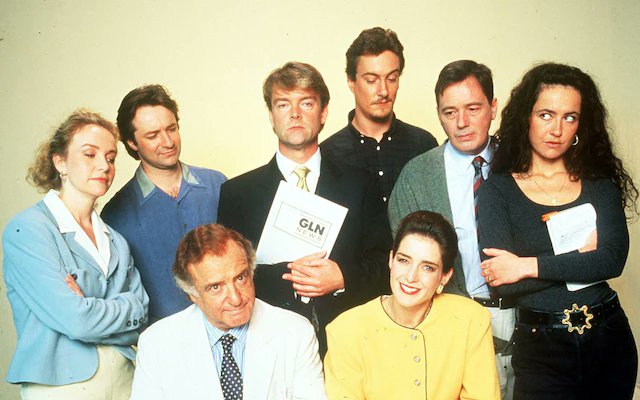 rewindtvuk's tweet image. Gus looks at stress levels among the team, and it appears George is the main source of workers' frustrations - so he organises an awareness session.

Drop the Dead Donkey, tonight at 10pm on Rewind TV 📺

Freeview 81 | Sky 182 | Freely 141
#comedy #sitcom #classictv #rewindtv