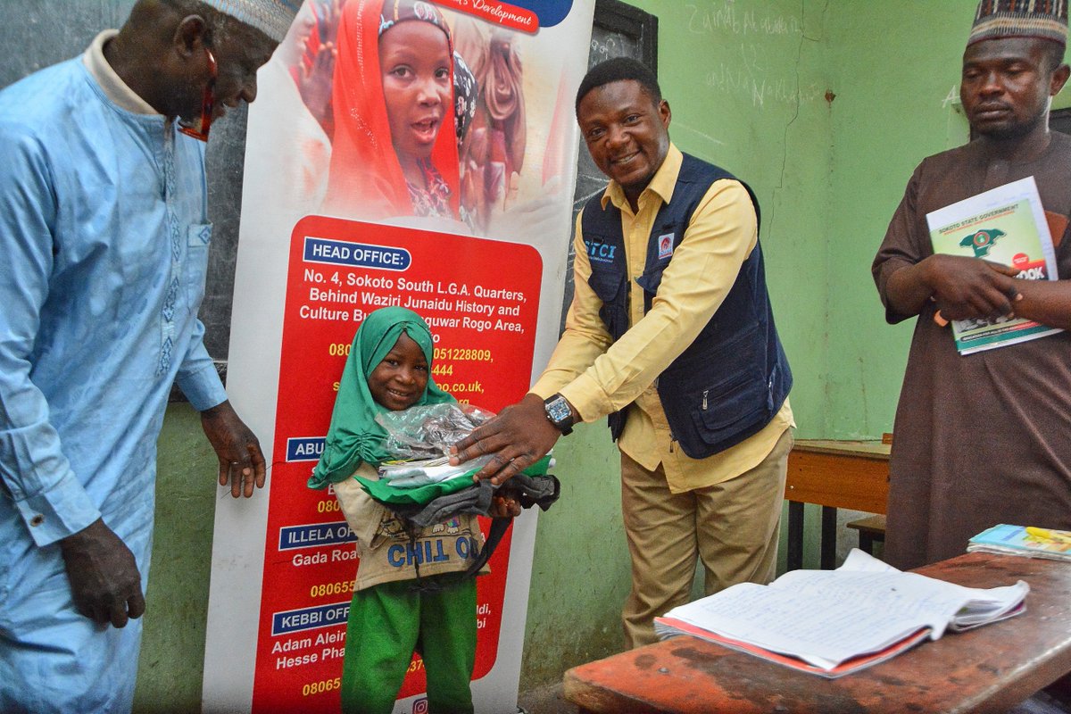 STCINigeria's tweet photo. In continuation of the STCI funded "Back to School Initiative", the team conducted distribution of learning materials to identified pupils at Alhaji Alhaji Model Primary School in Sokoto North LGA of Sokoto State.
#plannigeria
#unicefnigeria
#ActionAgainstHunger
#streetchild https://t.co/fmNPC0j5fD