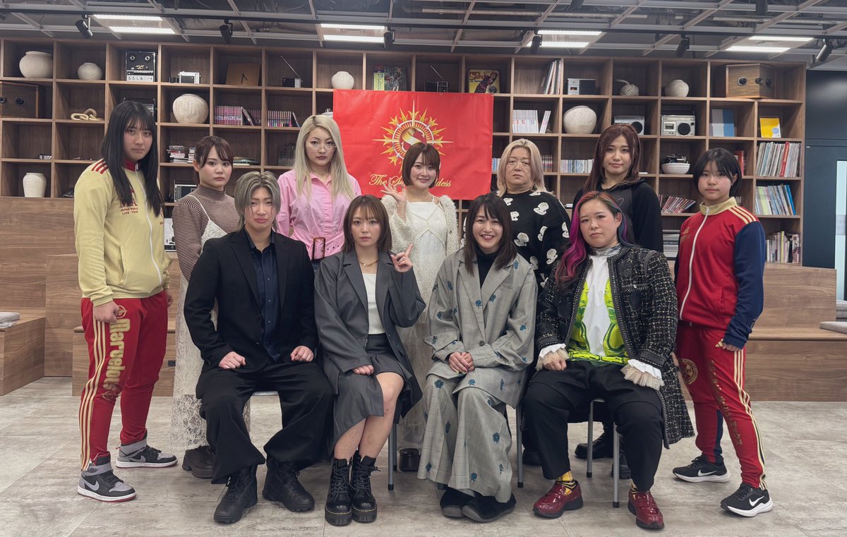 15周年という節目
でも、まだまだ通過点。

生ぬるい闘いは必要ない
この一戦にすべてを懸けます

考え抜いた答えは、
この3人しかいなかった。

私の最強のライバル達

Sareee＆彩羽匠vs朱里＆橋本千紘

本来あるべき闘い

女子プロレス界、いや
プロレス界が動く日にする

3.22 横浜武道館