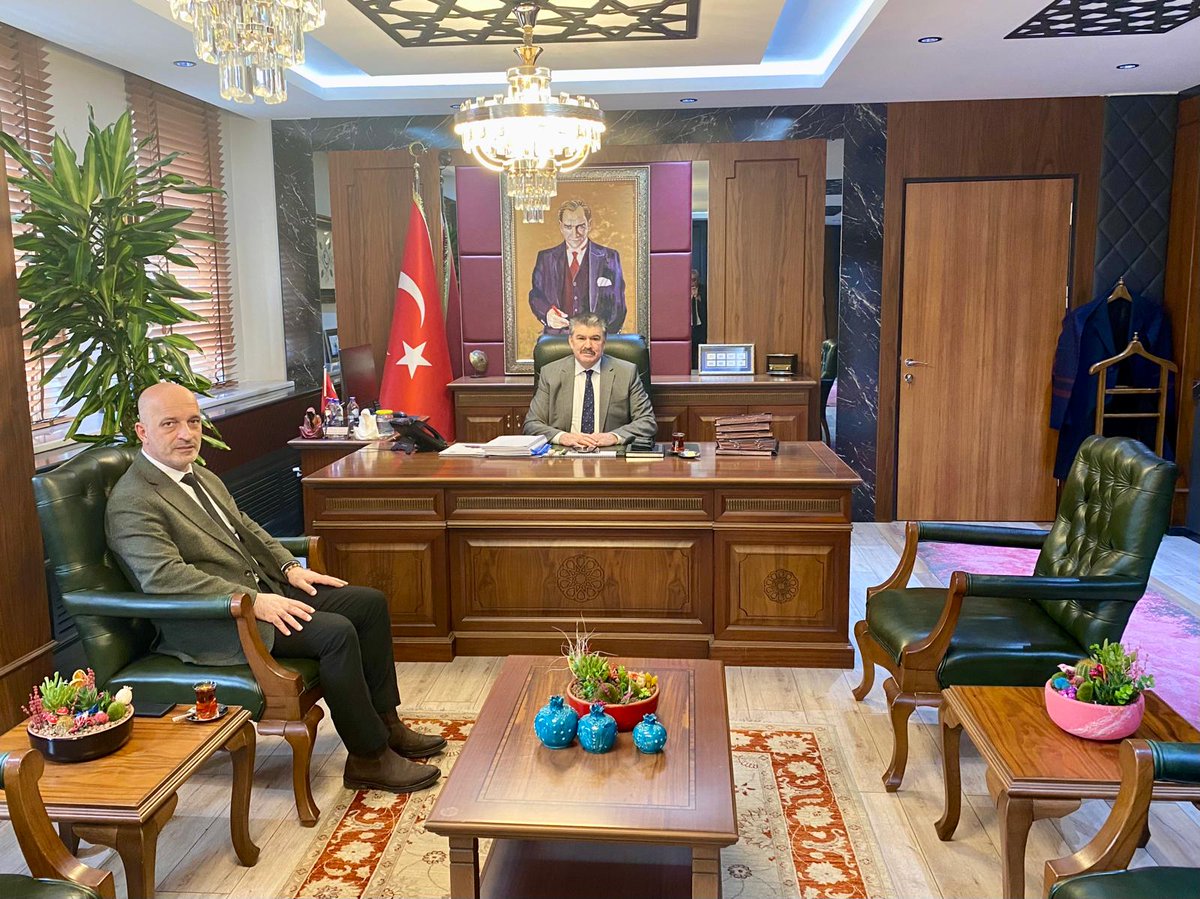 Eskişehir İl Kültür ve Turizm Müdürü Sayın Bülent Avnamak, Kaymakamımız Ömer Ulu’ yu ziyaret etti. odunpazari.gov.tr/eskisehir-il-k…
