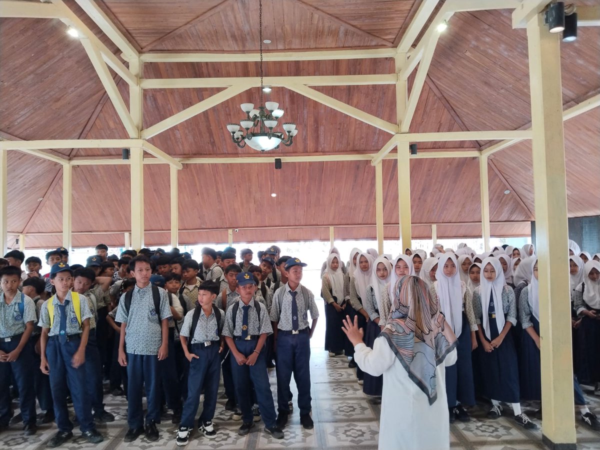 Kunjungan hari ini ke Museum Multatuli Rangkasbitung Lebak Banten. Ada 13 sekolah hari ini yang berkunjung ke Museum Multatuli. Ramai sejak pagi hingga sore hari. Rabu, 11 Februari 2026. Terima kasih atas kepercayaannya. Salam.