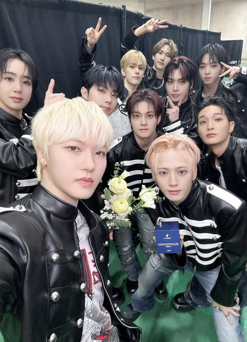 [👀] 260211 #디어워즈

🏆BLUE LABEL BEST STAGE🏆
🏆DELIGHTS BLUE LABEL🏆

#Hi_kers👋 #xikers #싸이커스