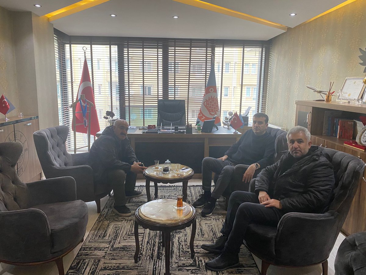 Van ve Havalisi Şube Başkanımız, TEDAŞ emeklisi eski sendikacı Hasan On ve Süleyman Şah Müdürlüğünde görev yapan üyemiz Emin Ertaş'ı ağırladı. Sendikamıza olan bağlılıkları ve nazik ziyaretleri için teşekkür ederiz. 

<a href="/ERDENONAY/">Erden Onay</a> 
<a href="/Toleyis1977/">Toleyis Sendikası</a>