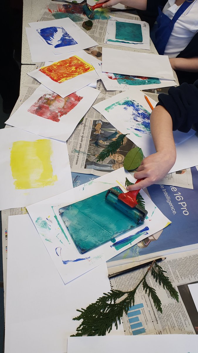 VisualArtsSDCC's tweet photo. Primary liaison jelly printing activity with year 3 students from Stuart Road Primary, The students were printing with real leaves and the outcomes were fantastic. well done Year 3. #jellyprinting #printing #creative #primaryliaison https://t.co/JIZAs7bhTY