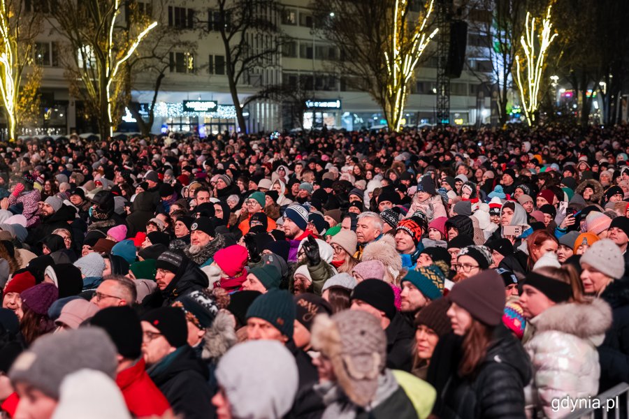 🥳10 lutego Gdynia skończyła sto lat. Było intensywnie, uroczyście i  widowiskowo. Gdynianie i Gdynianki tłumnie uczestniczyli w paradzie na ulicy 10 Lutego i w koncercie z udziałem polskich gwiazd na  Skwerze Kościuszki.
Dziękujemy za Waszą obecność! 
gdynia.pl/mieszkaniec/co…