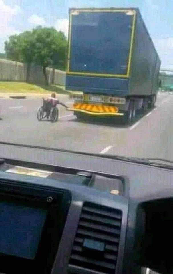 Cuando oigo decir "sillas de rueda con buen agarre" me vienen a la cabeza estas imágenes