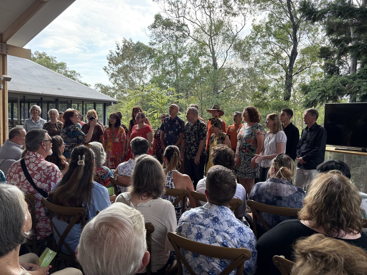 Spencer Howson 📻 tweet media