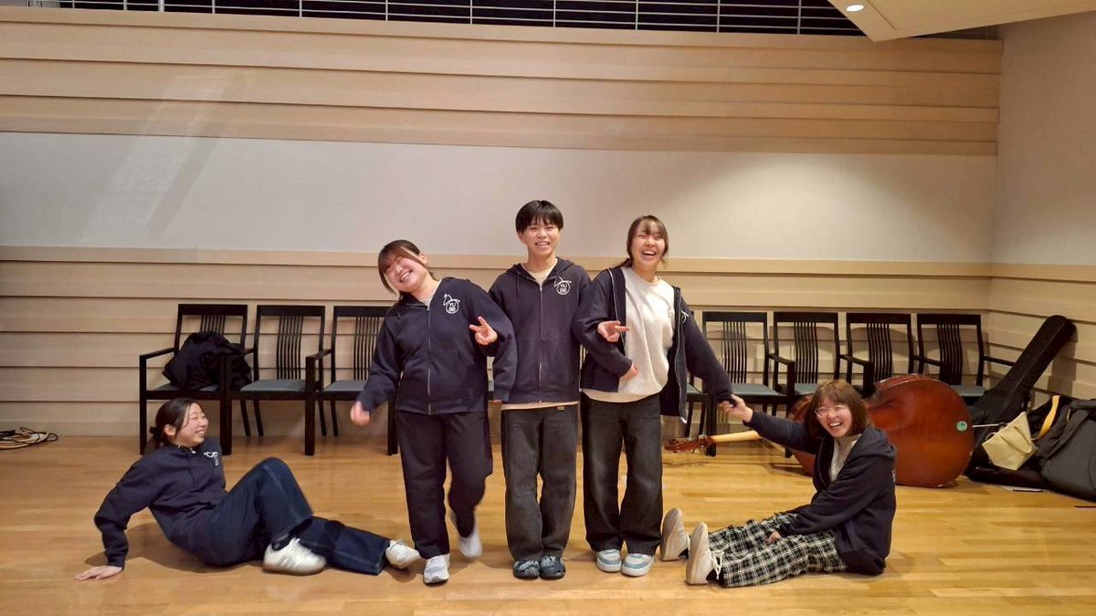 yubbhorn's tweet photo. こんばんは！山大吹奏ホルンパートです📯

秋吉台国際芸術村にて、定期演奏会に向けた合宿を行いました！

たくさん練習をしてレベルアップできたように思います！
今回の合宿で得られたことを活かして、これからもさらに練習に励んでいきます💪 https://t.co/6IPx3vwgin