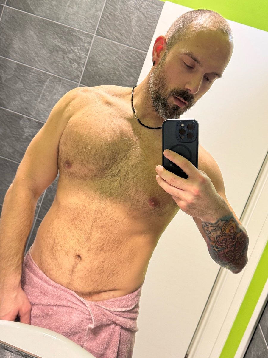 Creative90 tweet media