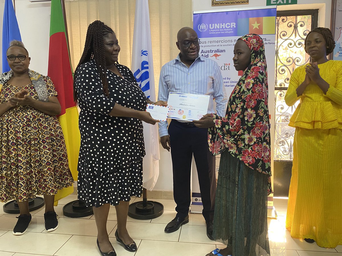 RefugeesCmr's tweet photo. Celebrating the resilience of young refugees who make valuable contributions to the communities that host them

@AfrogivenessM &amp; UNHCR recognize young artistic talents in refugee children under 13 as part of commemorative #nationalyouthday activities in CMR🇨🇲

#StandWithRefugees https://t.co/M0DNruLvWv