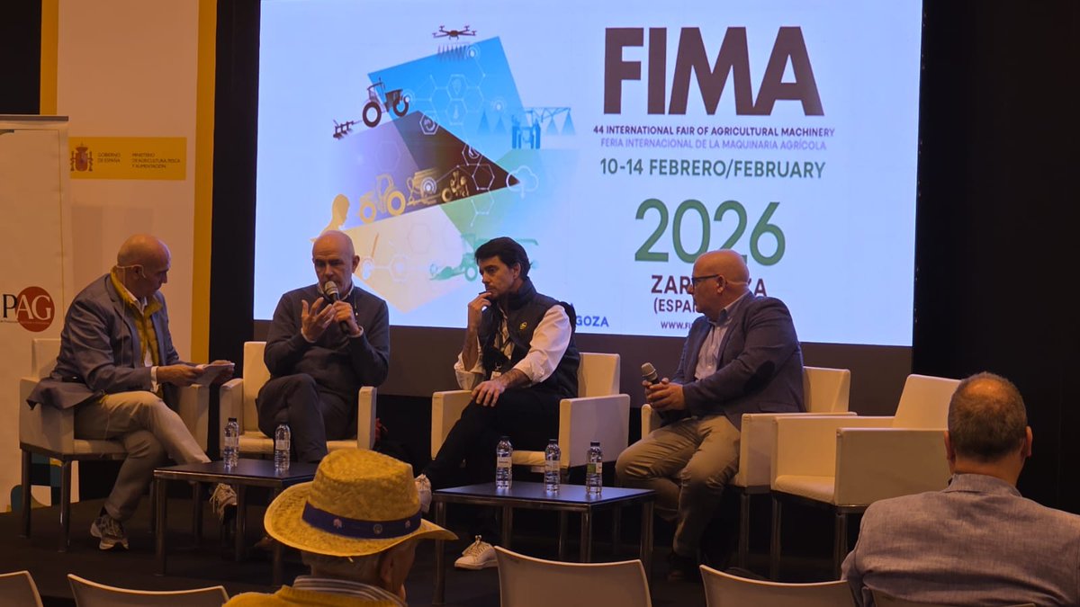 AgroBank_CABK's tweet image. Continuamos con la mesa Robótica y Automatización Disruptiva,

Startups como #Enoengineering, #Zetrac y #Voltrac muestran sus soluciones más innovadoras, junto a la visión de John Deere, líder en tecnología agrícola.

#AgroBankTech #AgrobankCaixabank @fima_agricola