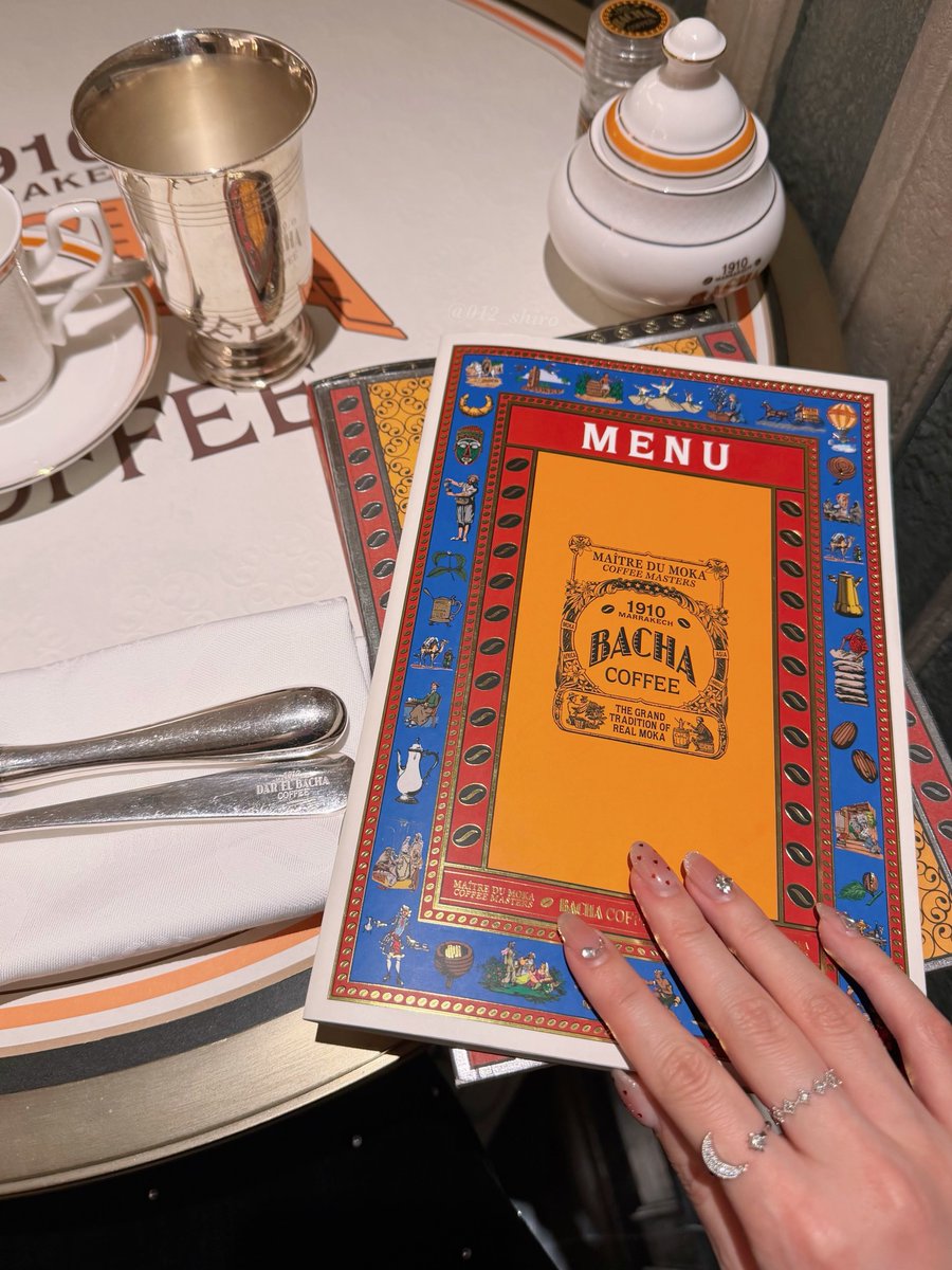 012_shiro's tweet image. 日本初上陸、コーヒー界のエルメスと言われてるBacha Coffee(銀座)に行ってきたんだけれど想像を超える美しさだった…まず建物の完成度！！店内も外国のような雰囲気で非日常体験。
ドキドキしながら一番人気と聞いた『1910コーヒー』を注文。なんとお値段1,800円。庶民には目玉が飛び出る価格帯。…