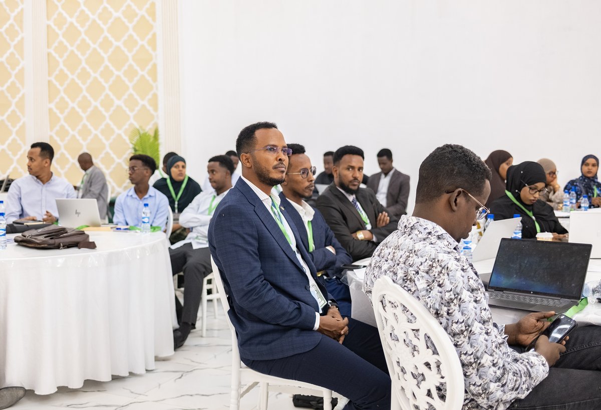 FAOSomalia's tweet photo. At the Gu 2026 National Climate Outlook Forum, #FAOR @EPeterschmitt highlighted the failed Deyr 2025 &amp; unfolding drought, over 4.4M people face Crisis. With high forecast uncertainty, anticipatory action is essential. #FAO, through #SWALIM, will continue supporting early warning. https://t.co/1YDFu4MfkD