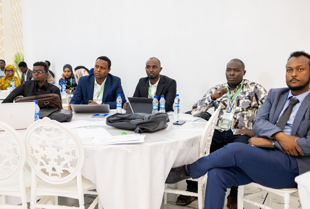FAOSomalia's tweet photo. At the Gu 2026 National Climate Outlook Forum, #FAOR @EPeterschmitt highlighted the failed Deyr 2025 &amp; unfolding drought, over 4.4M people face Crisis. With high forecast uncertainty, anticipatory action is essential. #FAO, through #SWALIM, will continue supporting early warning. https://t.co/1YDFu4MfkD