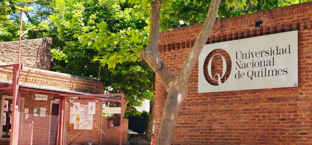 [NUEVOS CARGOS]
Iniciamos el año con varias buenas noticias al interior del equipo 👏

Felicitamos a los profesores Dhan Zunino Sing y Paula Juarez por ganar sus respectivos concursos docentes universitarios.

👏👏👏👏