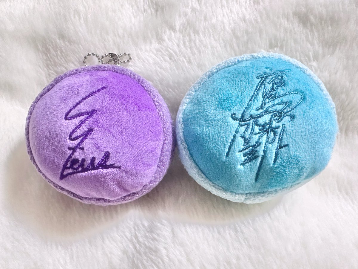 みなさまマカロンたぴぬいの裏側にサインの刺繍が入ってるのご存知で