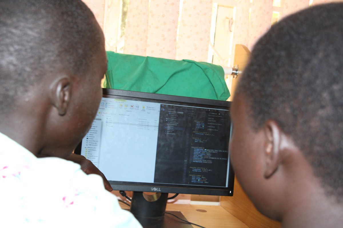 Kuba Makerspace tweet media
