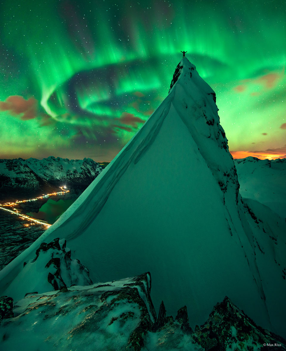 maury_it's tweet photo. In Green Company: Aurora over Norway - https://t.co/h31RKFRp8n https://t.co/LFSO1zSToh